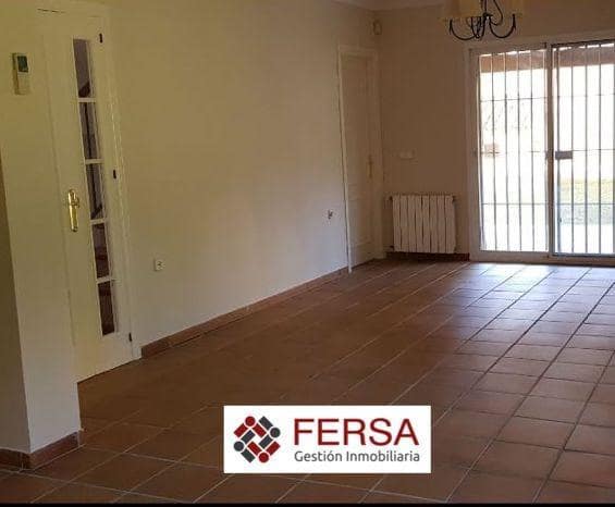 4 Zimmer Villa zu vermieten in El Puerto de Santa Maria mit Garage - 2.500 € (Ref: 9829517)