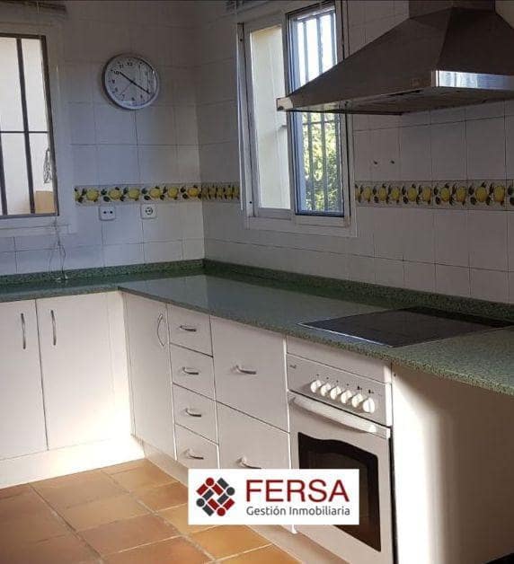 4 Zimmer Villa zu vermieten in El Puerto de Santa Maria mit Garage - 2.500 € (Ref: 9829517)