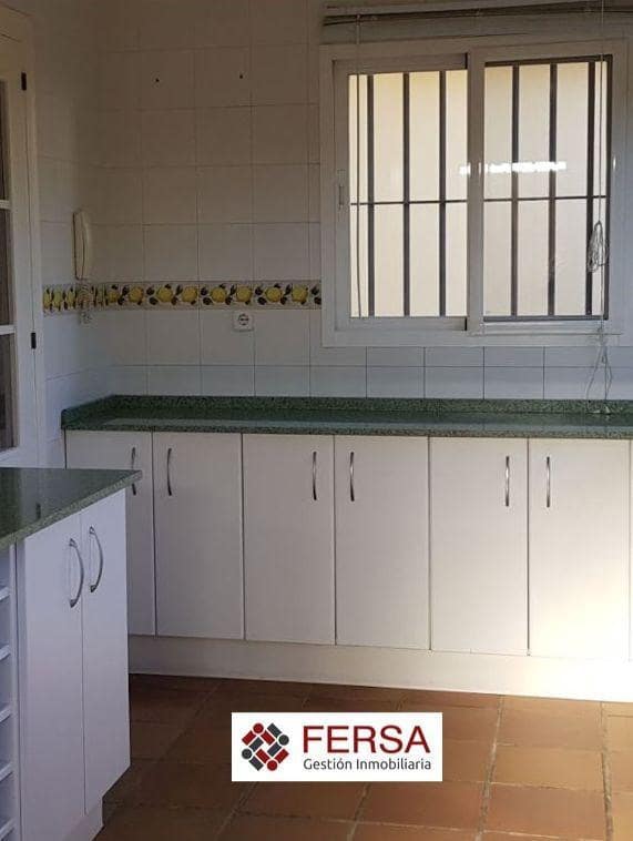 4 Zimmer Villa zu vermieten in El Puerto de Santa Maria mit Garage - 2.500 € (Ref: 9829517)