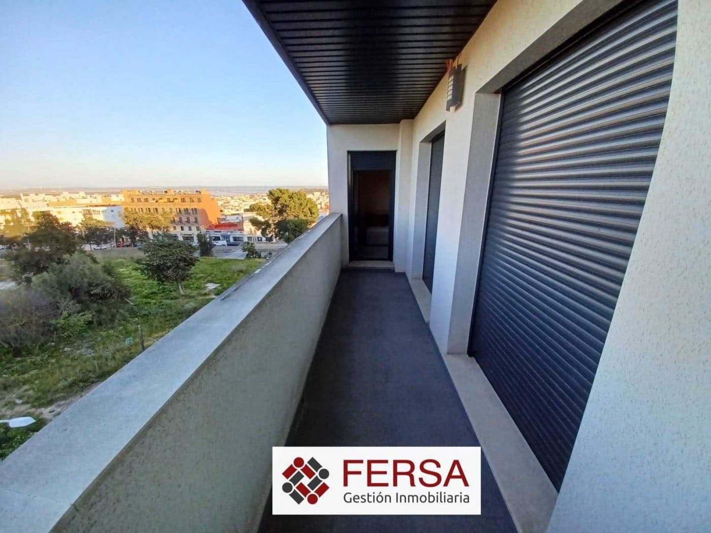 3 bedroom Flat for rent in El Puerto de Santa Maria with pool garage - € 1,800 (Ref: 9829526)