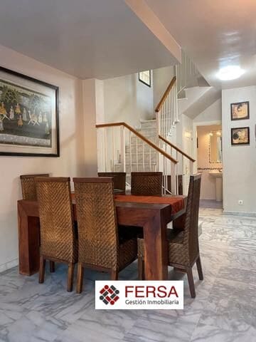 Villa/Maison Semi-Mitoyenne de 4 chambres à louer à El Puerto de Santa María - 1 500 € (Ref: 9829527)