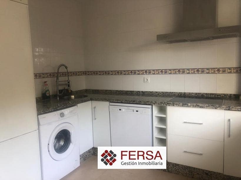 Villa/Maison Semi-Mitoyenne de 4 chambres à louer à El Puerto de Santa Maria - 1 500 € (Ref: 9829527)
