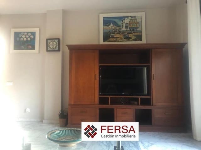 Villa/Maison Semi-Mitoyenne de 4 chambres à louer à El Puerto de Santa María - 1 500 € (Ref: 9829527)