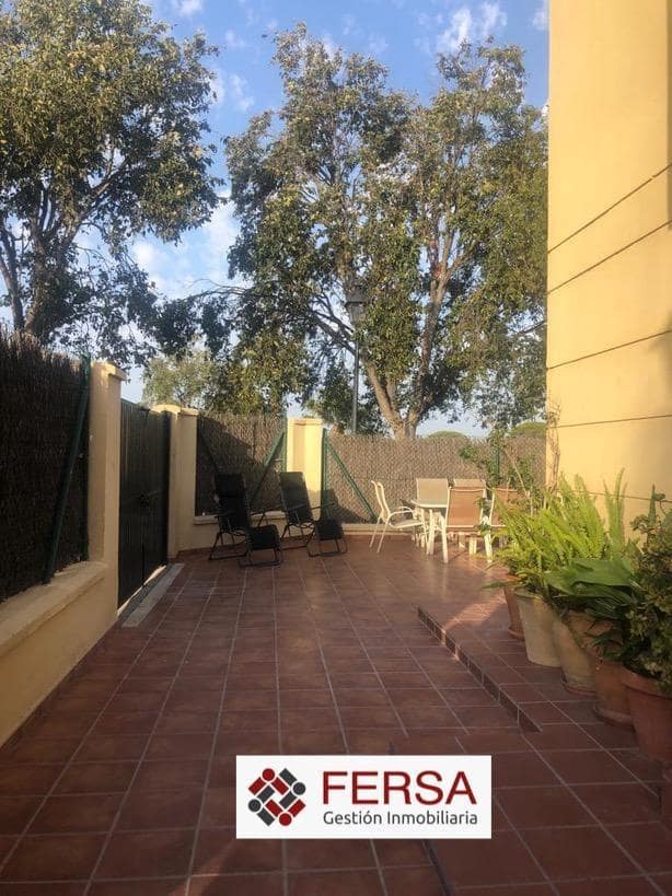 Villa/Maison Semi-Mitoyenne de 4 chambres à louer à El Puerto de Santa Maria - 1 500 € (Ref: 9829527)
