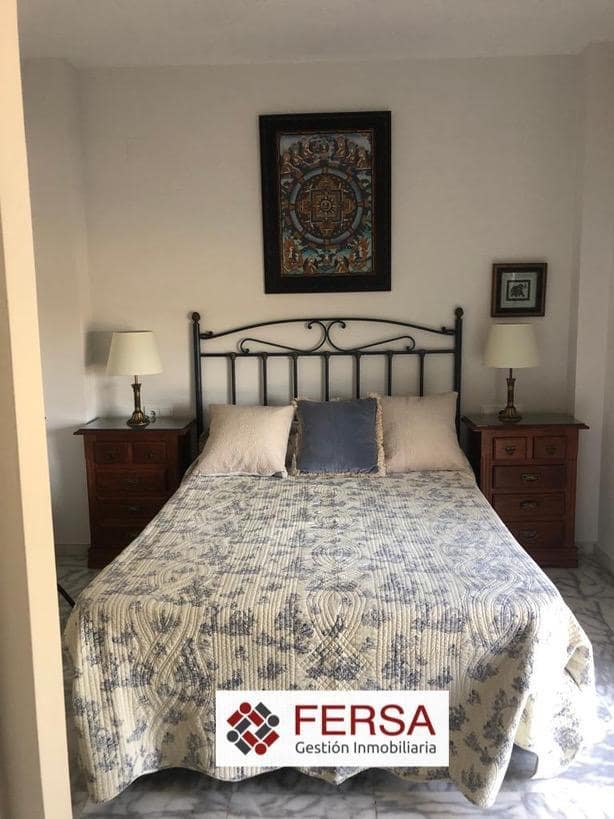 Villa/Maison Semi-Mitoyenne de 4 chambres à louer à El Puerto de Santa Maria - 1 500 € (Ref: 9829527)