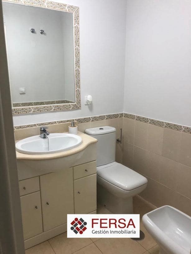 Villa/Maison Semi-Mitoyenne de 4 chambres à louer à El Puerto de Santa Maria - 1 500 € (Ref: 9829527)
