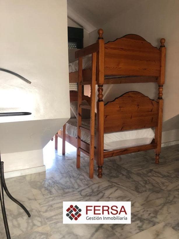 Villa/Maison Semi-Mitoyenne de 4 chambres à louer à El Puerto de Santa Maria - 1 500 € (Ref: 9829527)