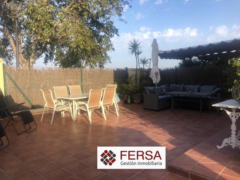 Villa/Maison Semi-Mitoyenne de 4 chambres à louer à El Puerto de Santa Maria - 1 500 € (Ref: 9829527)