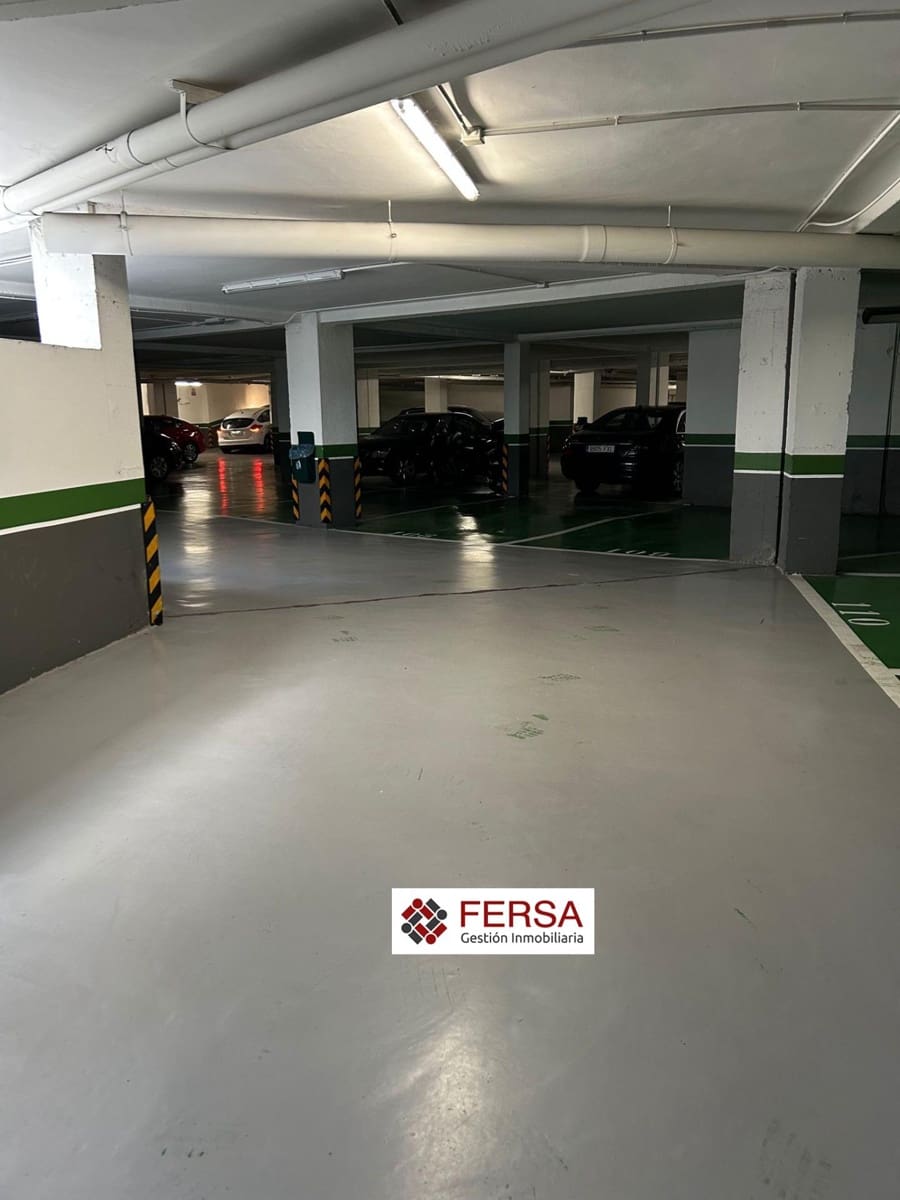 Garaje en Santiago de Compostela en venta - 50.000 € (Ref: 9829529)