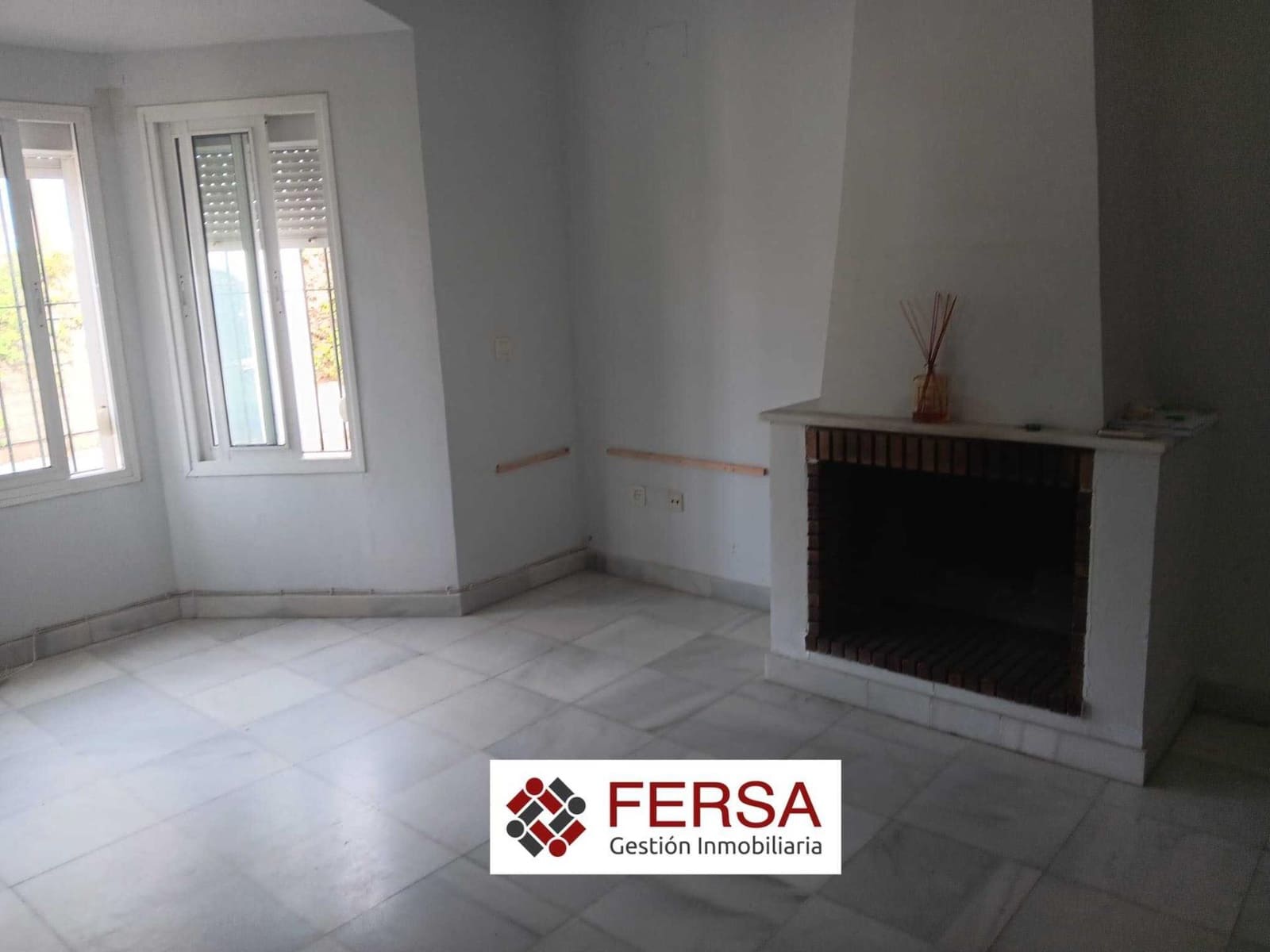 3 bedroom Villa for rent in El Puerto de Santa Maria with garage - € 1,700 (Ref: 9833594)