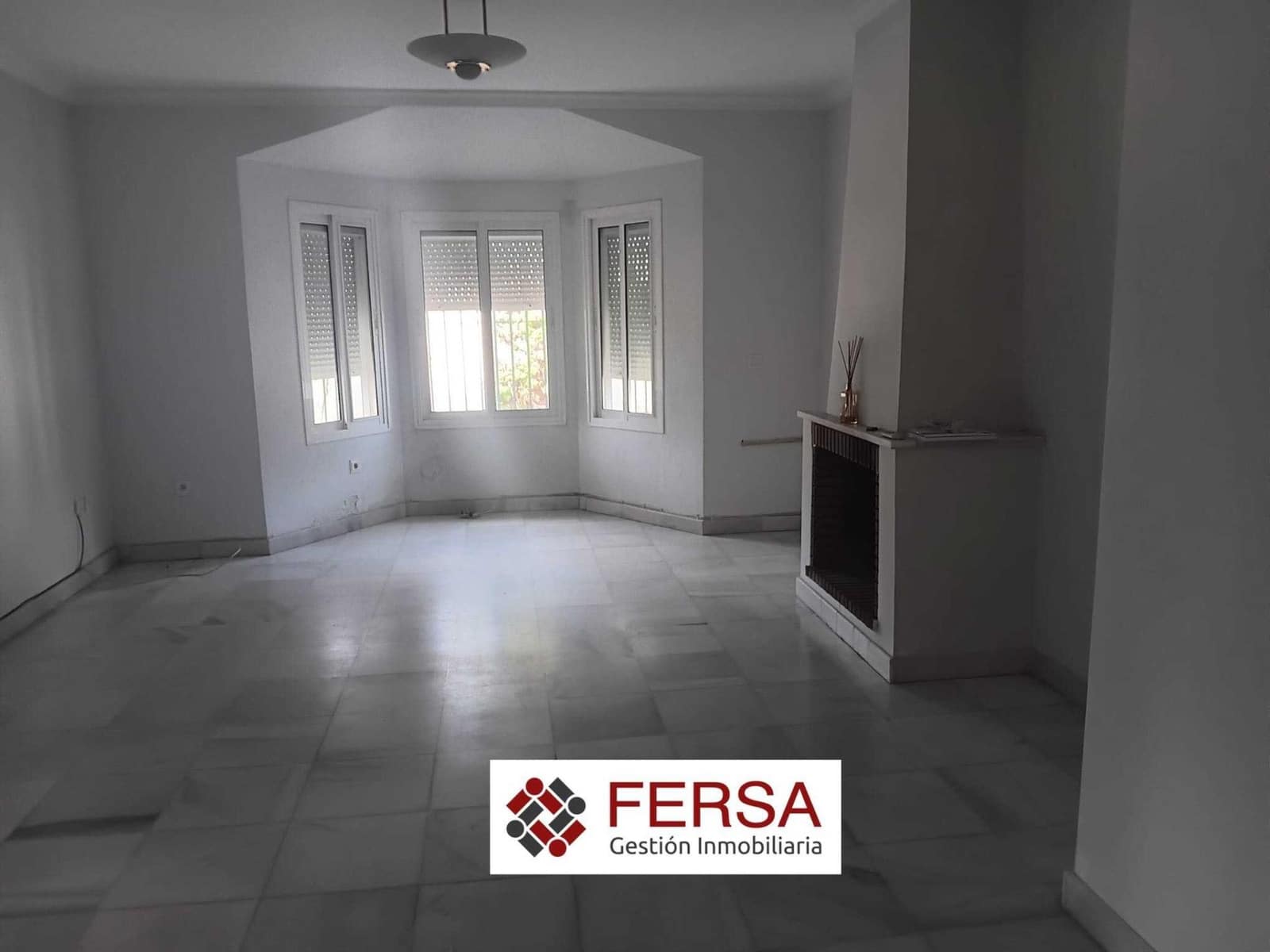 3 bedroom Villa for rent in El Puerto de Santa Maria with garage - € 1,700 (Ref: 9833594)