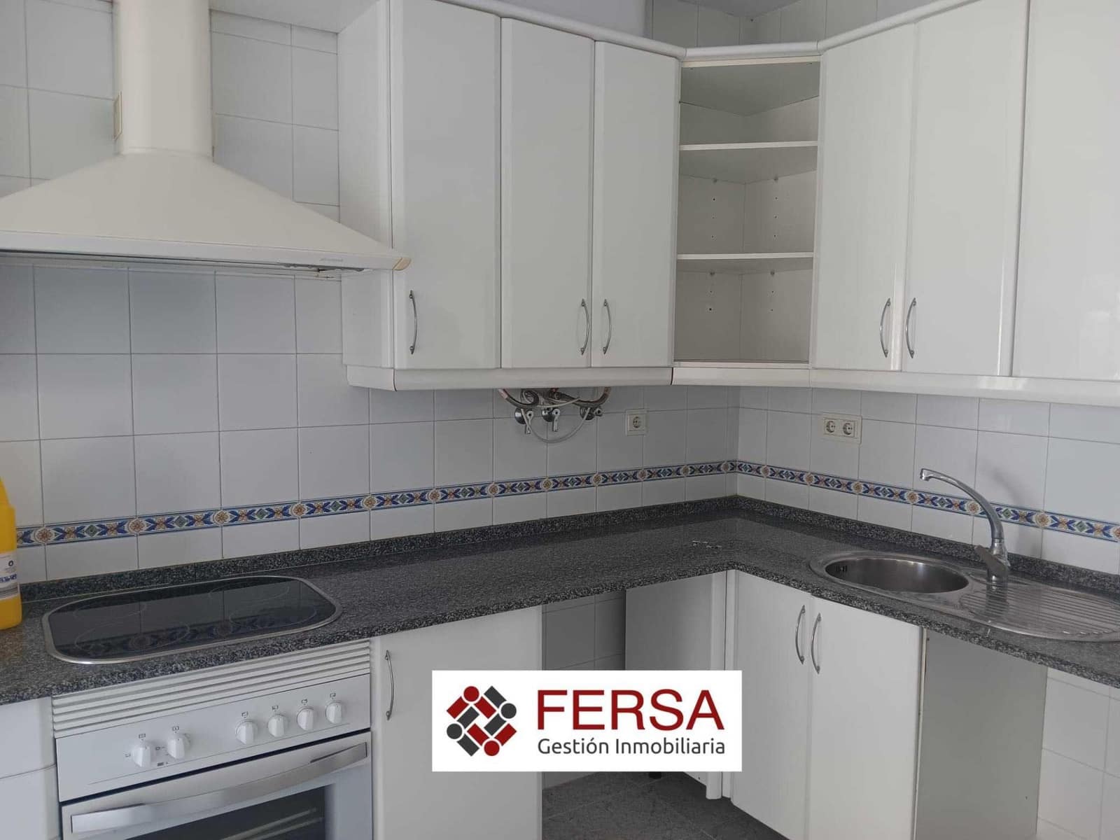 3 bedroom Villa for rent in El Puerto de Santa Maria with garage - € 1,700 (Ref: 9833594)