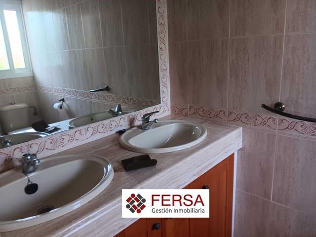 3 slaapkamer Villa te huur in El Puerto de Santa María met garage - € 1.700 (Ref: 9833594)