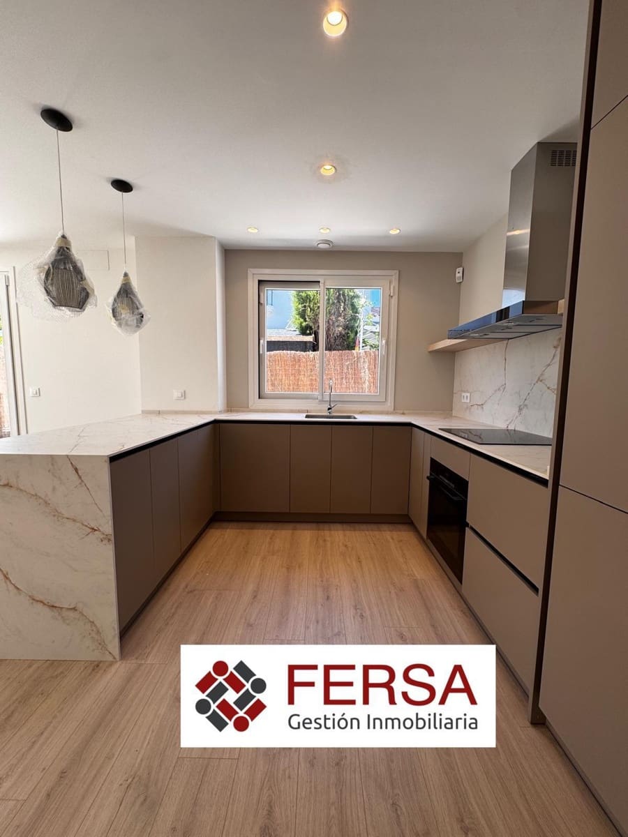 Pareado de 3 habitaciones en El Puerto de Santa María en venta - 950.000 € (Ref: 9851690)