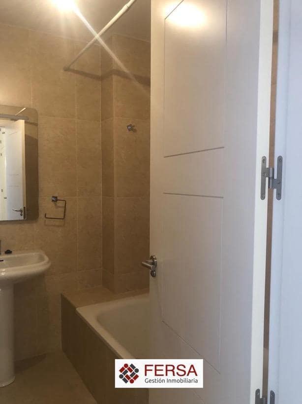 3 soverom Leilighet til leie i El Puerto de Santa Maria med svømmebasseng garasje - € 1 600 (Ref: 9878741)