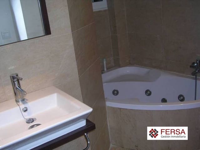3 soverom Leilighet til leie i El Puerto de Santa María med garasje - € 1 530 (Ref: 9878744)