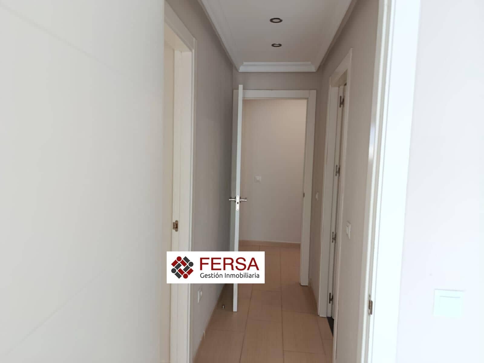 2 soverom Leilighet til leie i El Puerto de Santa Maria med svømmebasseng garasje - € 980 (Ref: 9878745)