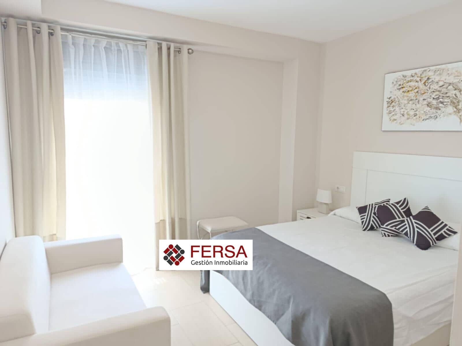 2 soverom Leilighet til leie i El Puerto de Santa Maria med svømmebasseng garasje - € 980 (Ref: 9878745)