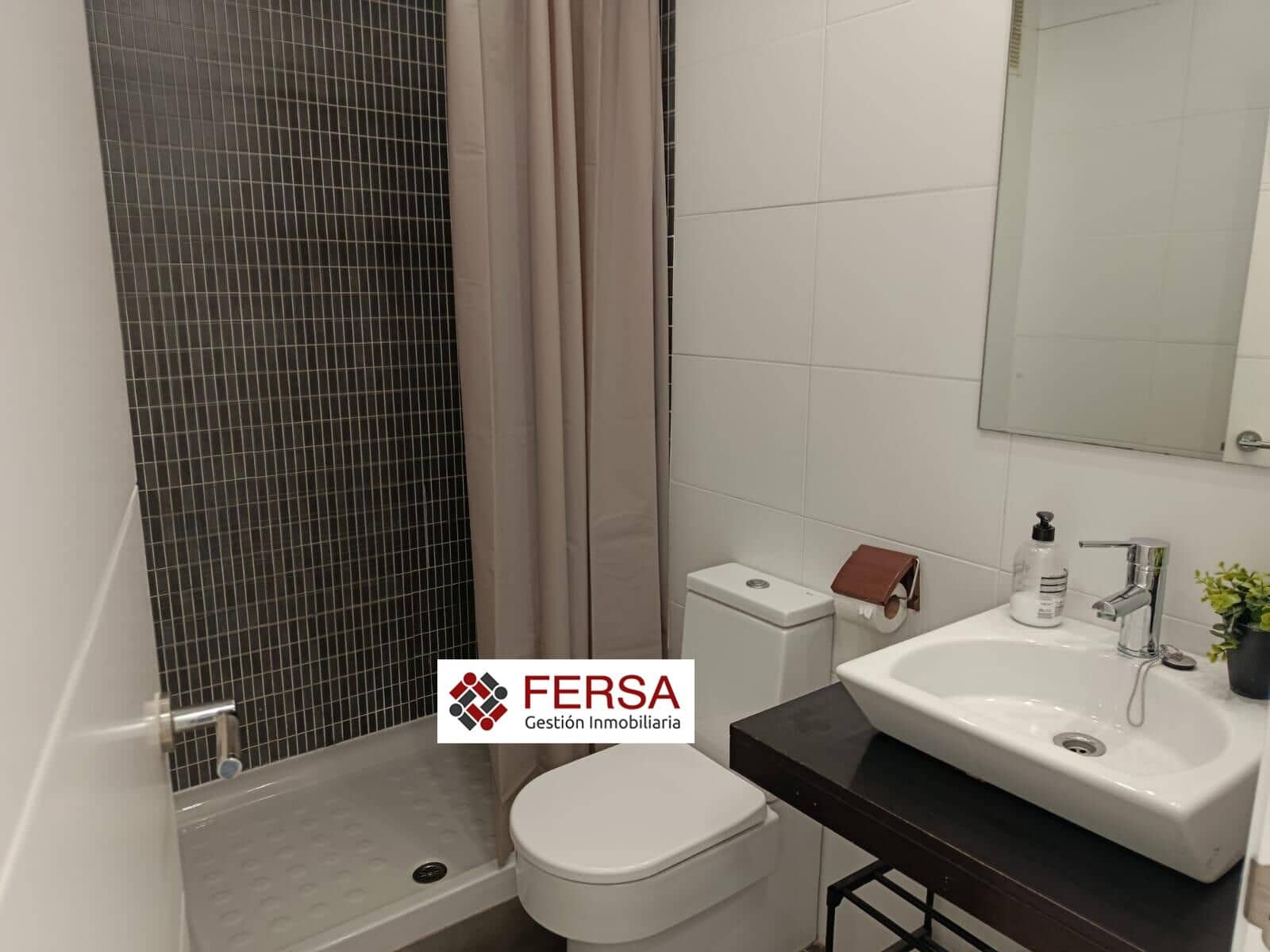 2 soverom Leilighet til leie i El Puerto de Santa Maria med svømmebasseng garasje - € 980 (Ref: 9878745)
