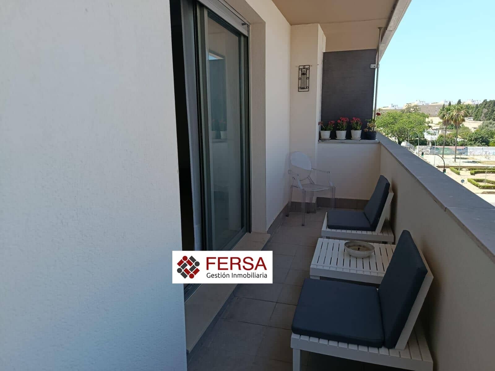 2 soverom Leilighet til leie i El Puerto de Santa Maria med svømmebasseng garasje - € 980 (Ref: 9878745)