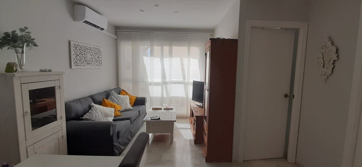 2 bedroom Apartment for rent in El Puerto de Santa Maria with pool - € 800 (Ref: 9899120)