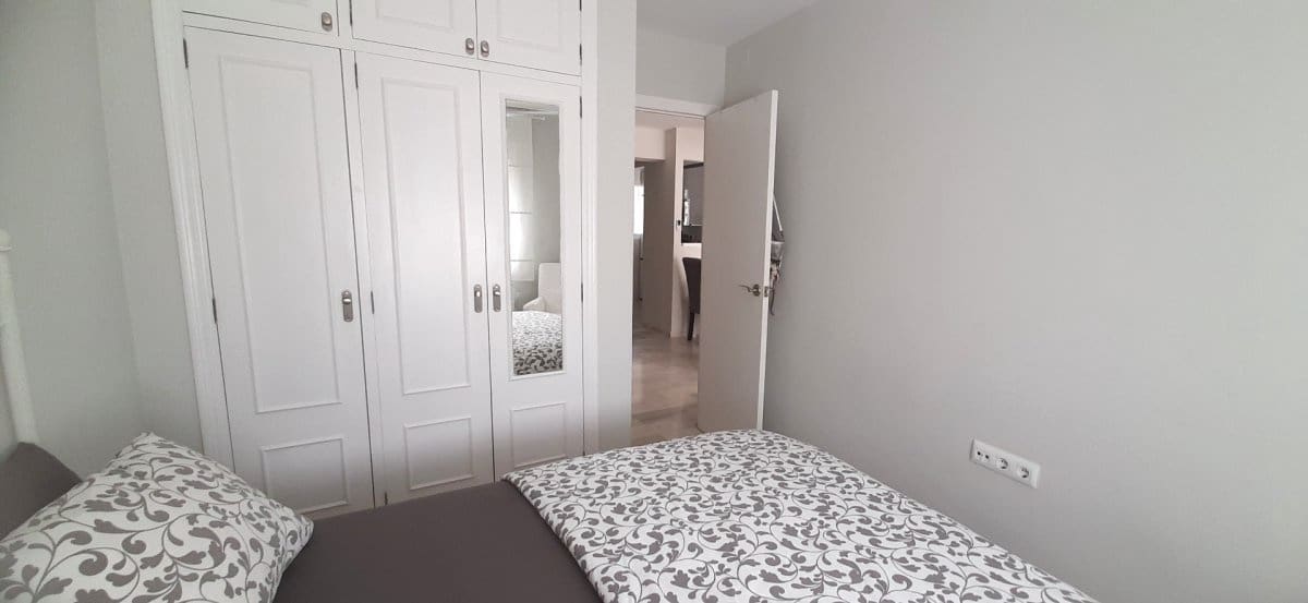 2 bedroom Apartment for rent in El Puerto de Santa Maria with pool - € 800 (Ref: 9899120)