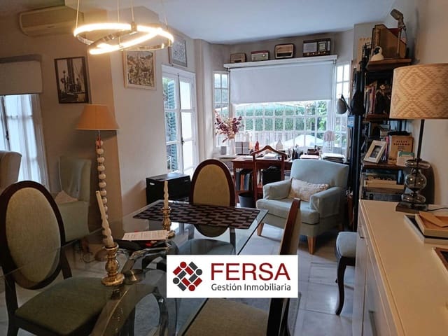 4 soveværelse Semi-Rækkehus til salg i El Puerto de Santa María med swimmingpool - € 510.000 (Ref: 9907478)