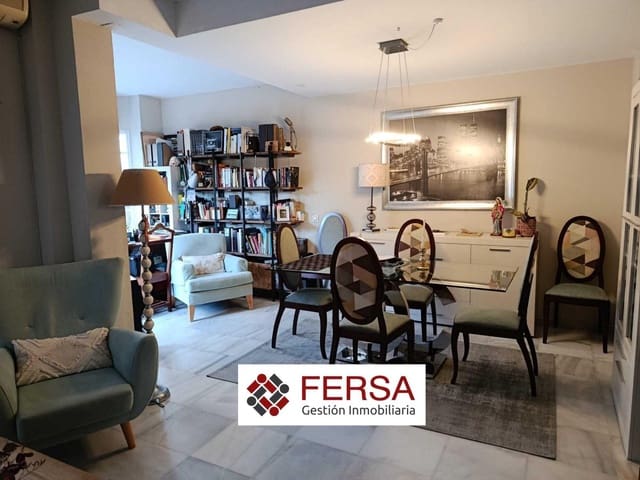 4 soveværelse Semi-Rækkehus til salg i El Puerto de Santa María med swimmingpool - € 510.000 (Ref: 9907478)