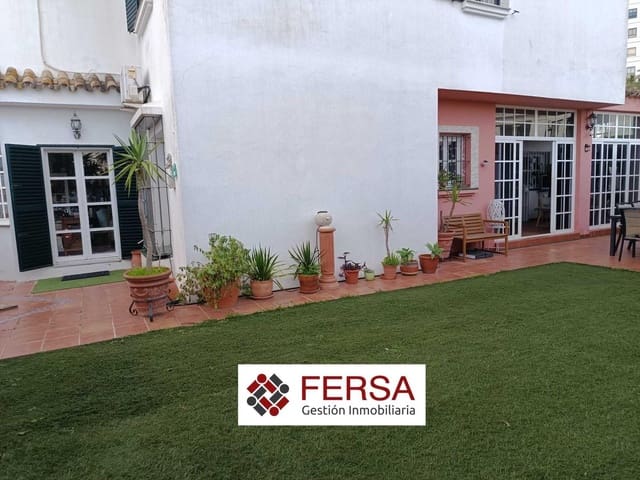 4 soveværelse Semi-Rækkehus til salg i El Puerto de Santa María med swimmingpool - € 510.000 (Ref: 9907478)