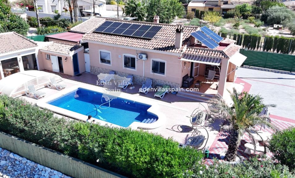 3 makuuhuone Maalaistalo myytävänä paikassa Alicante kaupunki mukana uima-altaan 
autotalli - 480 000 € (Ref: 10085213)
