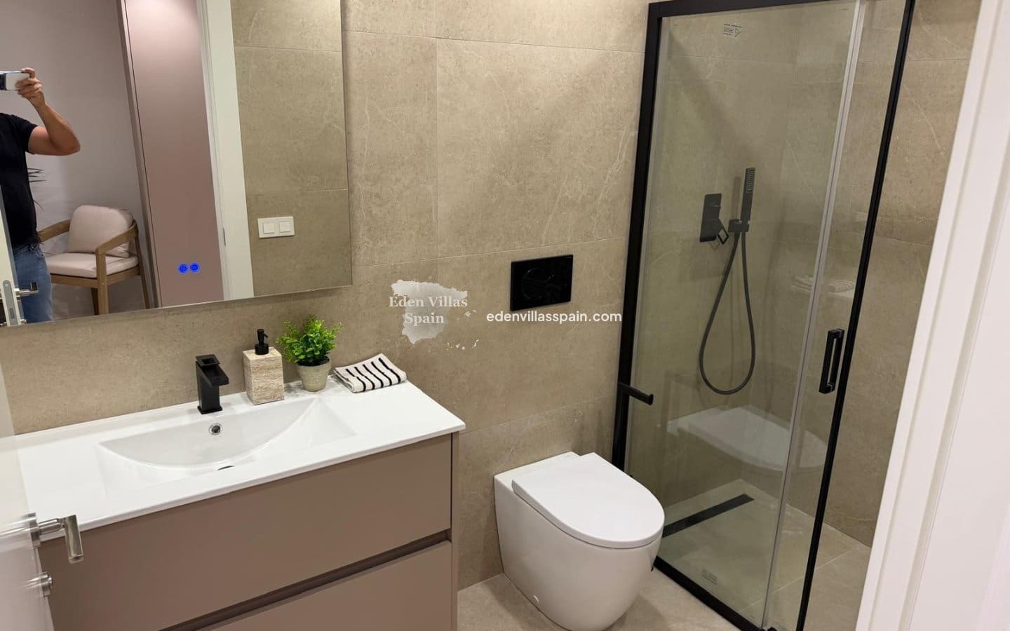 Apartamento de 3 habitaciones en Alicante / Alacant ciudad en venta con piscina garaje - 195.000 € (Ref: 10160762)