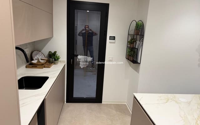 3 soverom Leilighet til salgs i Alicante by med svømmebasseng garasje - € 195 000 (Ref: 10160762)