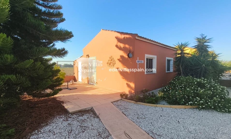 5 soveværelse Finca/Landehus til salg i Alicante by med swimmingpool garage - € 399.995 (Ref: 10167914)