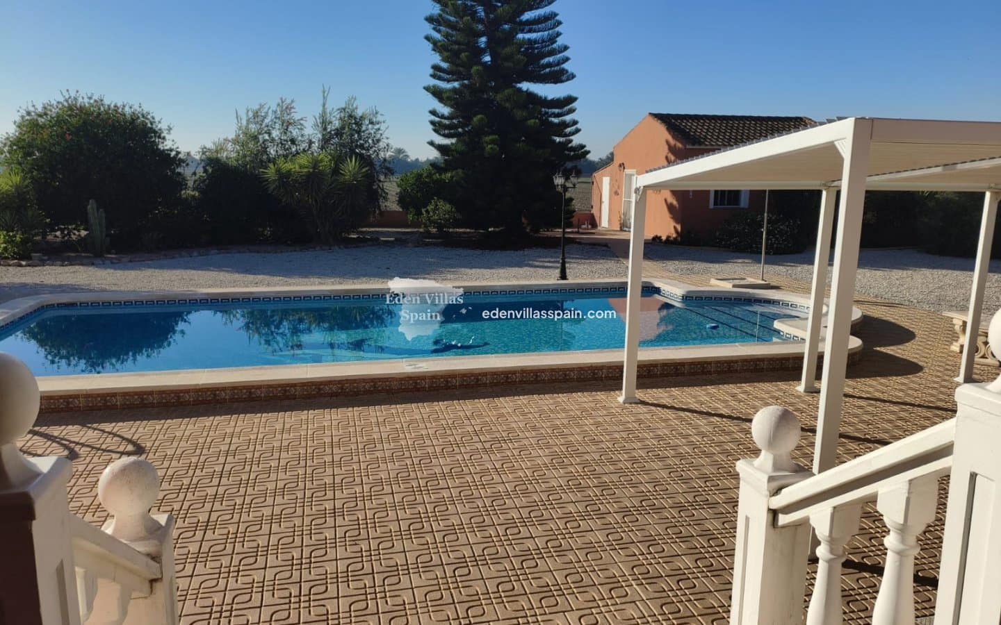 5 soveværelse Finca/Landehus til salg i Alicante by med swimmingpool garage - € 399.995 (Ref: 10167914)