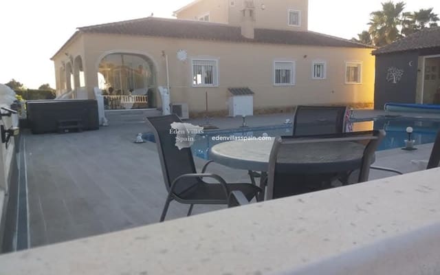3 chambre Finca/Maison de Campagne à vendre à Almoradí avec piscine garage - 575 000 € (Ref: 10172821)