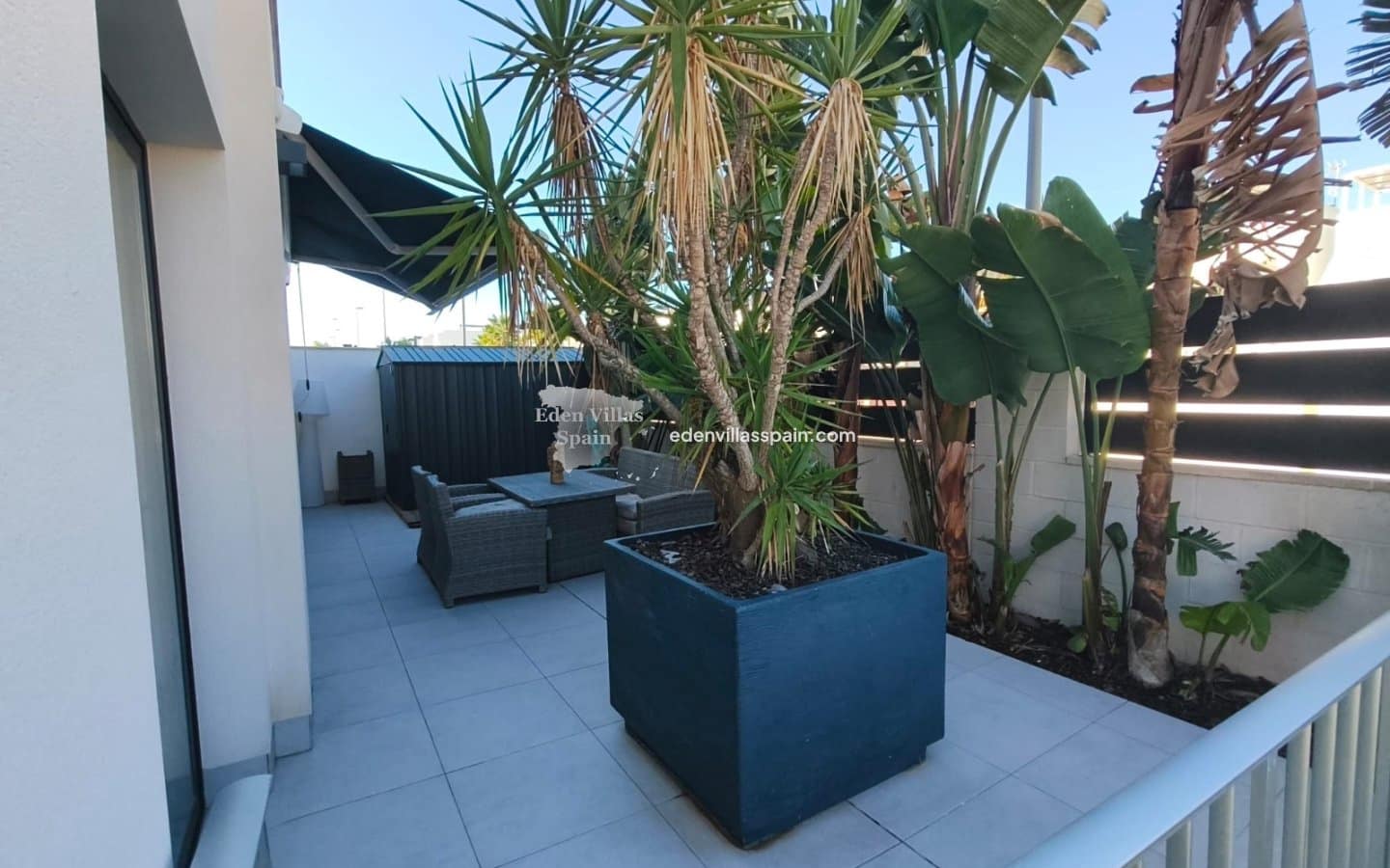 3 soverom Villa til salgs i Alicante by med svømmebasseng garasje - € 339 995 (Ref: 10180625)