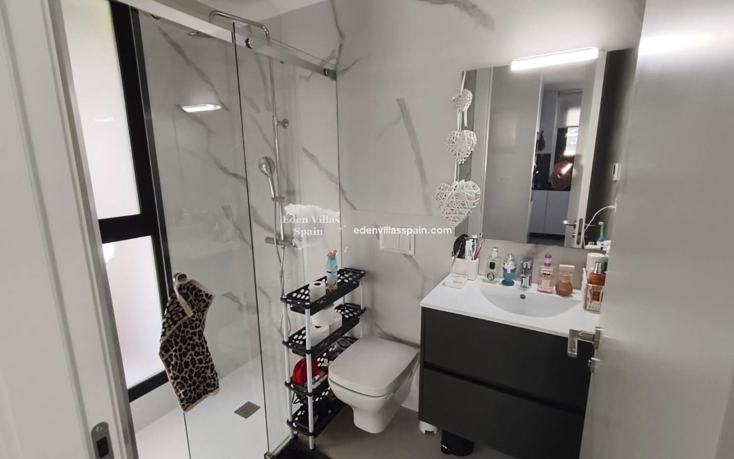 3 soverom Villa til salgs i Alicante by med svømmebasseng garasje - € 339 995 (Ref: 10180625)