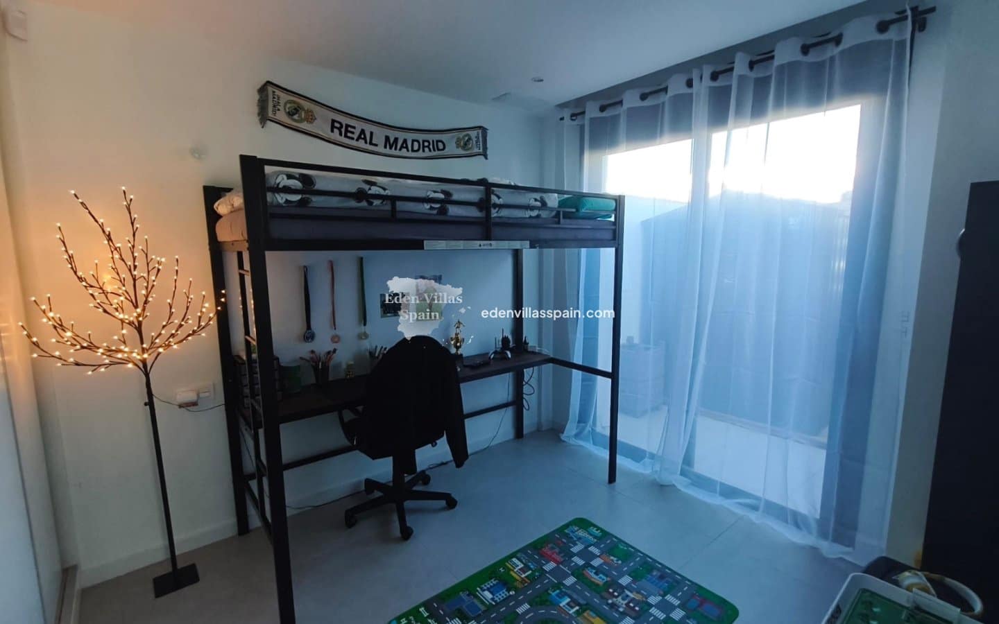 3 soverom Villa til salgs i Alicante by med svømmebasseng garasje - € 339 995 (Ref: 10180625)