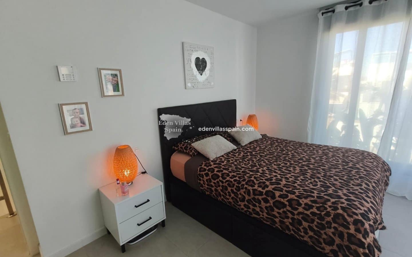3 soverom Villa til salgs i Alicante by med svømmebasseng garasje - € 339 995 (Ref: 10180625)