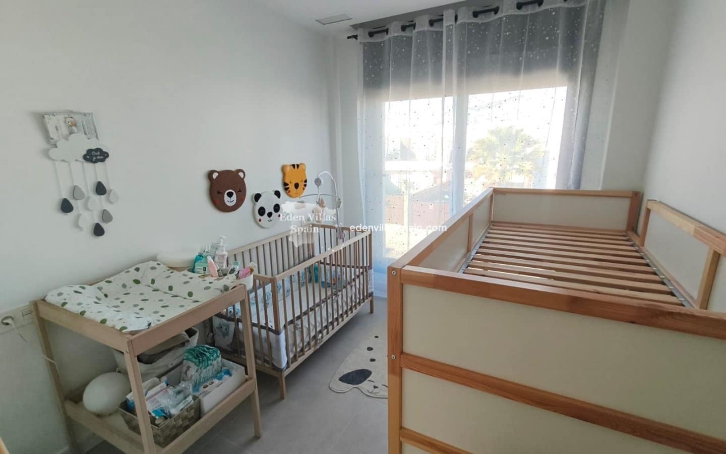3 soverom Villa til salgs i Alicante by med svømmebasseng garasje - € 339 995 (Ref: 10180625)
