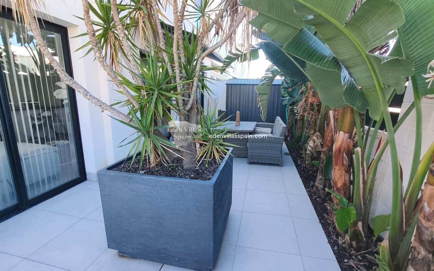 3 soverom Villa til salgs i Alicante by med svømmebasseng garasje - € 339 995 (Ref: 10180625)
