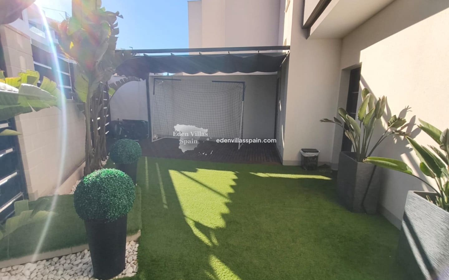 3 soverom Villa til salgs i Alicante by med svømmebasseng garasje - € 339 995 (Ref: 10180625)