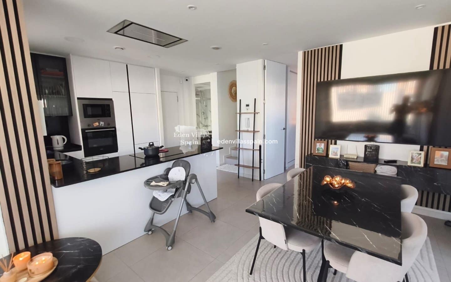 3 soverom Villa til salgs i Alicante by med svømmebasseng garasje - € 339 995 (Ref: 10180625)