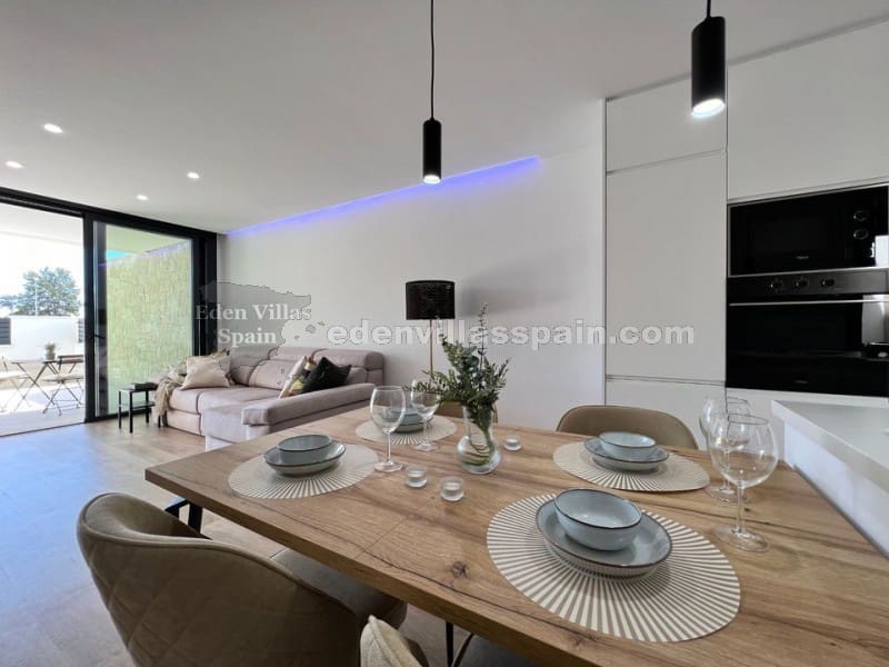 3 soverom Hus til salgs i Alicante by med svømmebasseng - € 425 000 (Ref: 7589998)