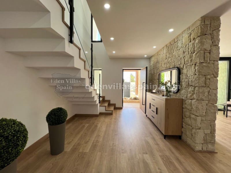 3 soverom Hus til salgs i Alicante by med svømmebasseng - € 425 000 (Ref: 7589998)