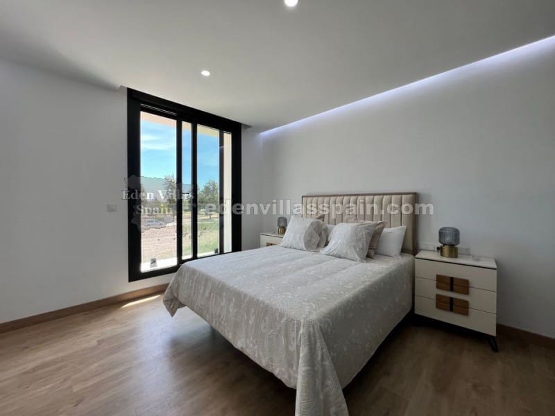 3 soverom Hus til salgs i Alicante by med svømmebasseng - € 425 000 (Ref: 7589998)