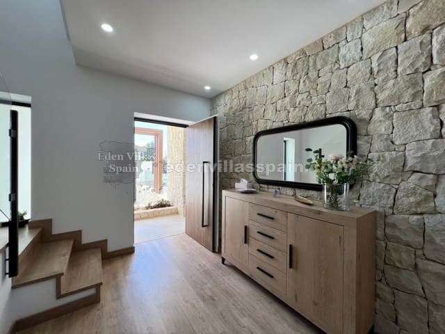 3 bedroom Townhouse for sale in Alicante / Alacant city with pool - € 425,000 (Ref: 7589998)