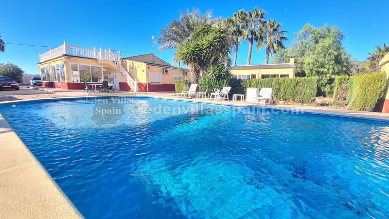 5 sypialnia Finka/Dom wiejski na sprzedaż w Catral z basenem garażem - 365 000 € (Ref: 7970949)