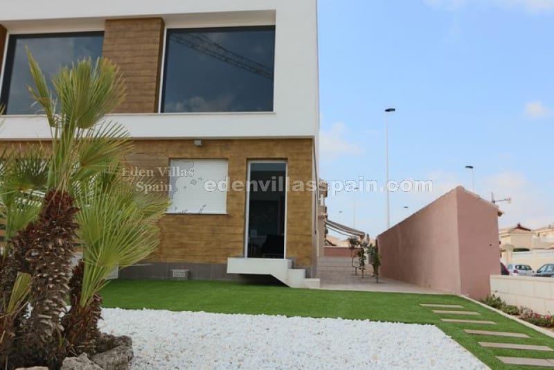 2 bedroom Apartment for sale in Santa Pola with pool - € 270,000 (Ref: 8052067)
