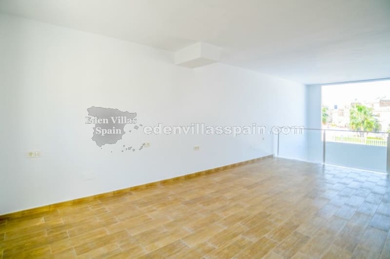 2 bedroom Apartment for sale in Santa Pola with pool - € 270,000 (Ref: 8052067)